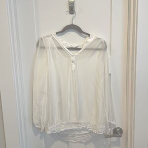 Tempo Paris White ‘Silky’ Top Size Small